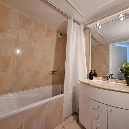 Central Modern With Panoramic View 2min From The Beach Appartement *
